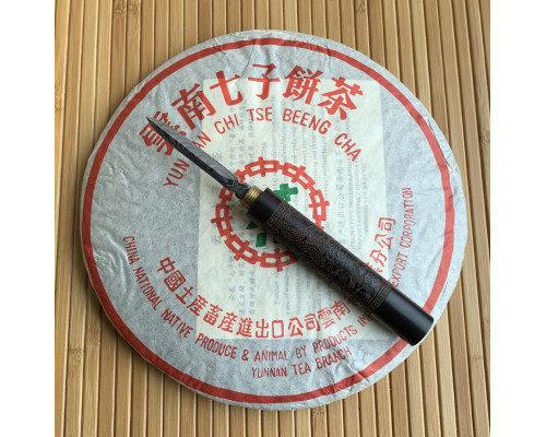 Шу пуер Yunnan Chi Tse Been Cha 2005 млинець 357 г